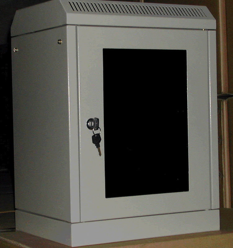คอมพิวเตอร์เซอร์เวอร์ Rack Cabinet ความต้านทานต่อการกัดกร่อน สําหรับการก่อสร้างเว็บไซต์ YH2013