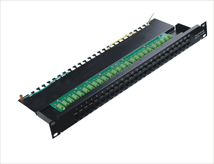 1000 Mohms Cat.3 ข้อมูลและช่องสัญญาณเครือข่ายเสียง 50 พอร์ตเครือข่าย Rackmount TIA / EIA-568-A YH4003
